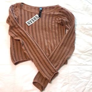 Cropped Long sleeved top